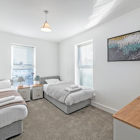 Gospel Heights Luxury Apartments With Parking Heswall Buitenkant foto