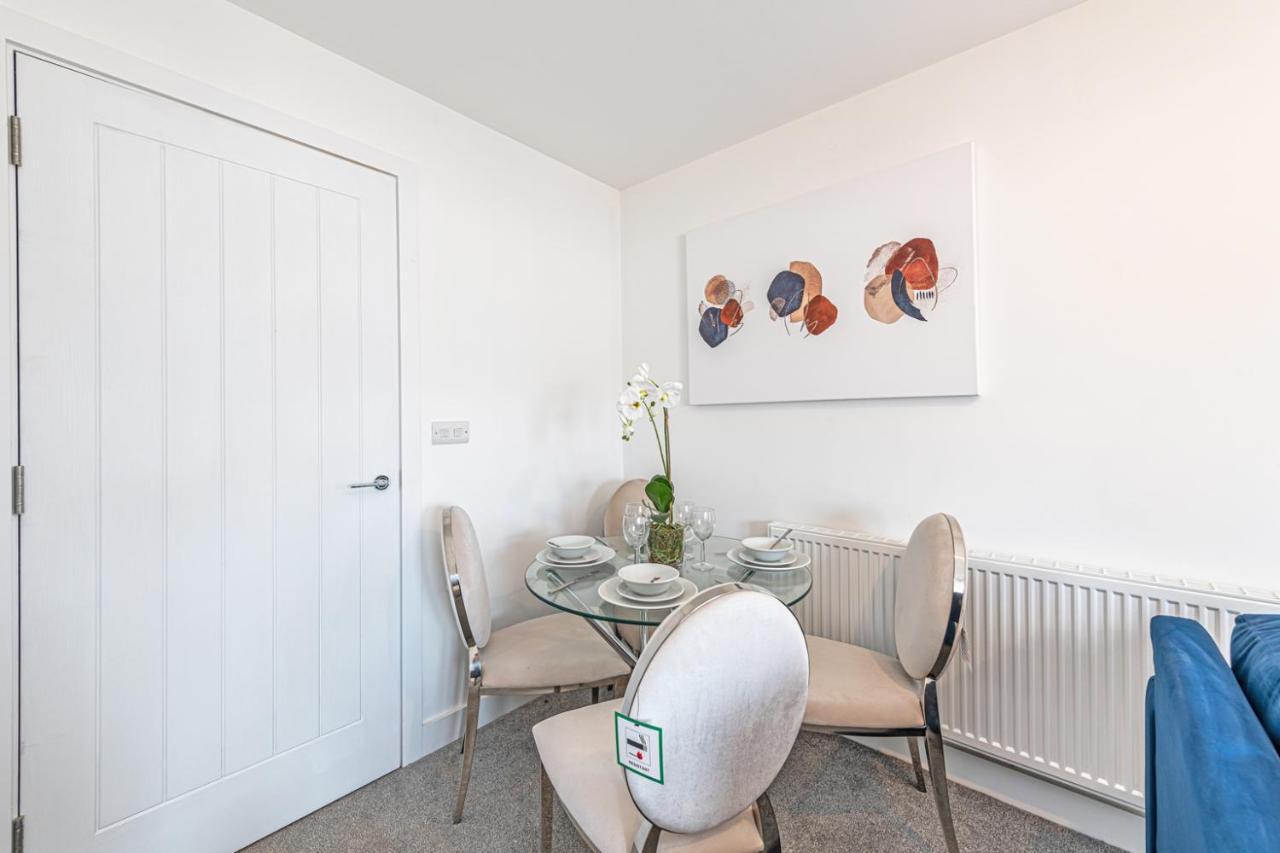 Gospel Heights Luxury Apartments With Parking Heswall Buitenkant foto
