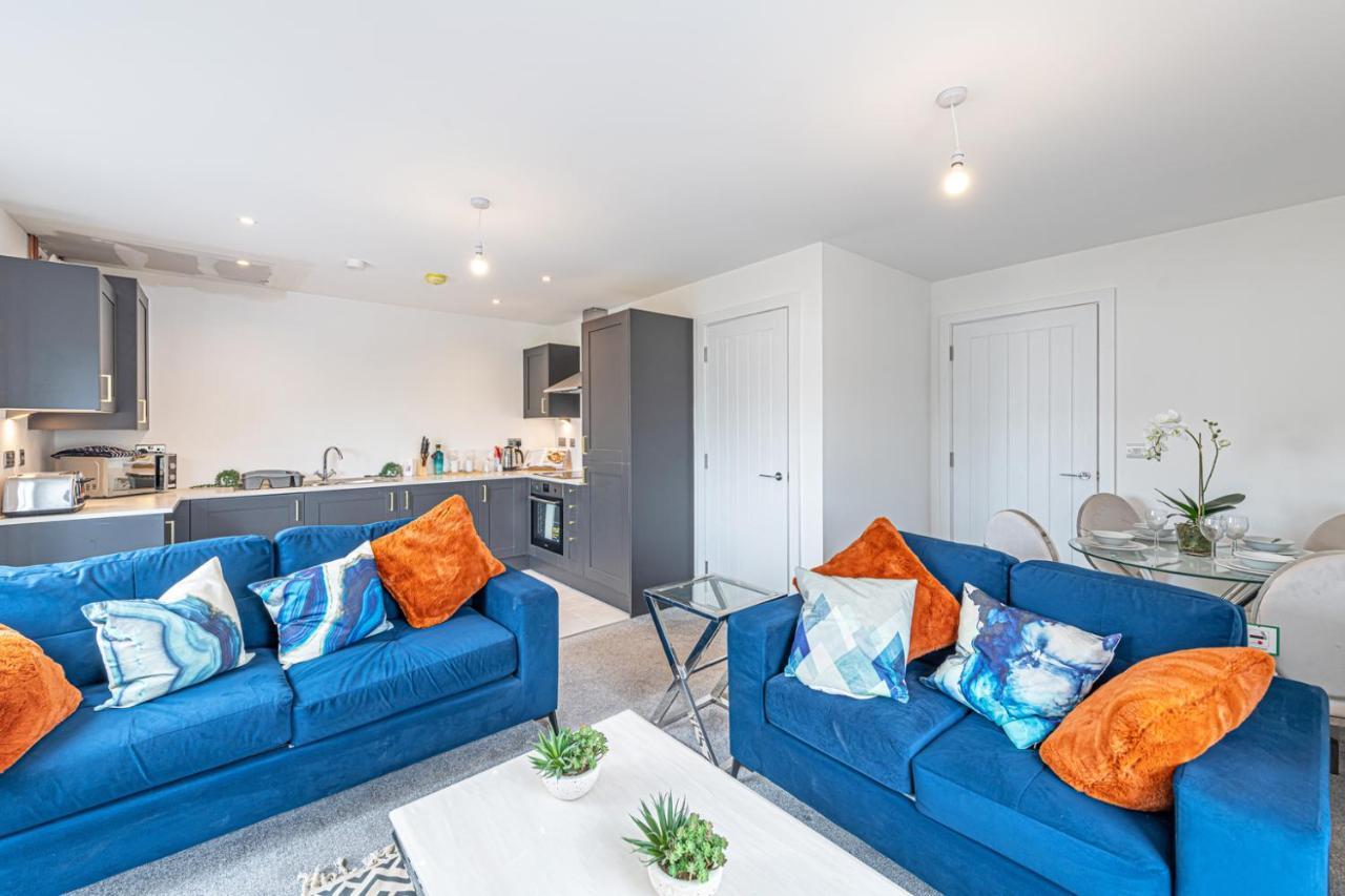 Gospel Heights Luxury Apartments With Parking Heswall Buitenkant foto
