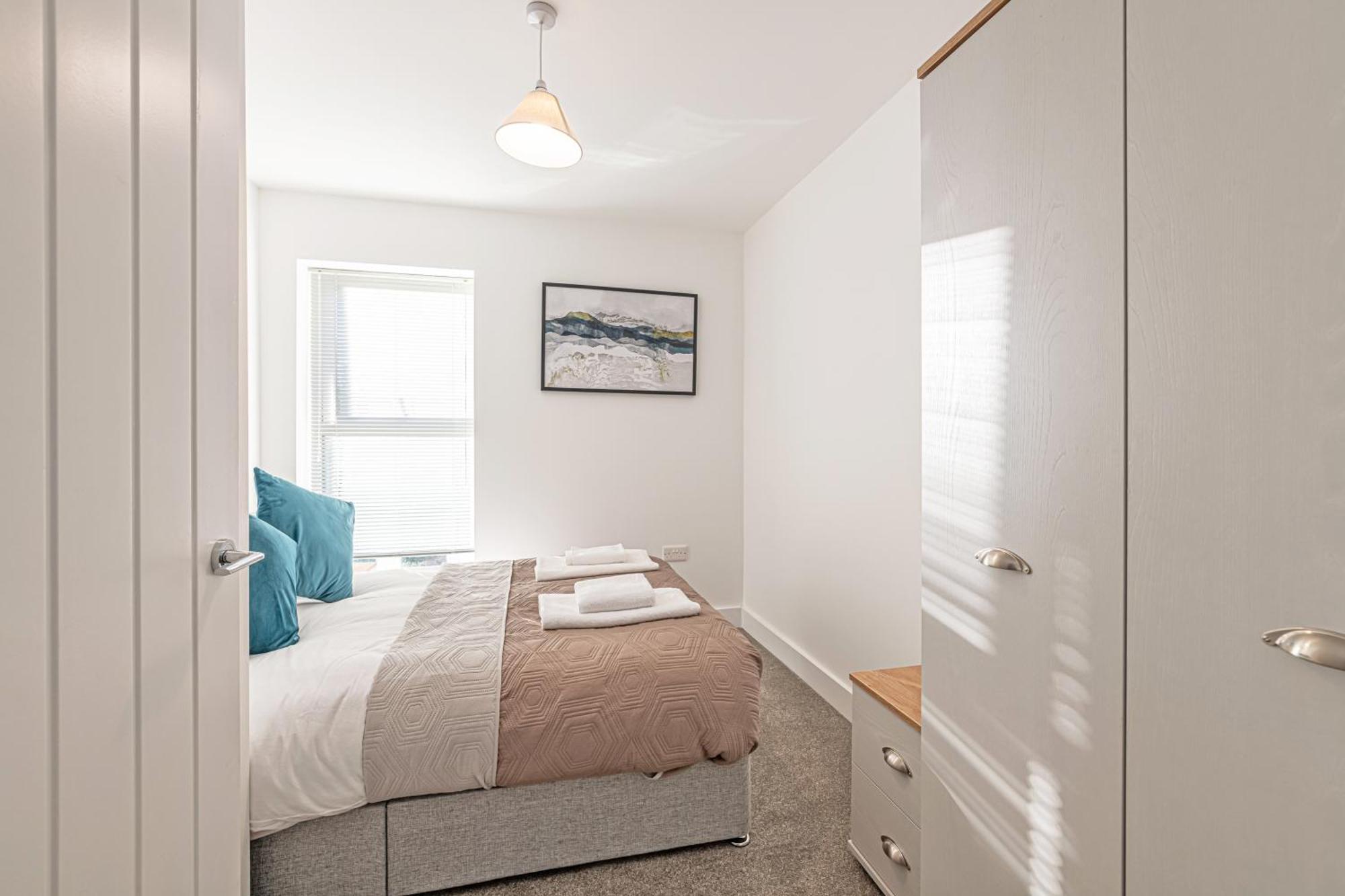 Gospel Heights Luxury Apartments With Parking Heswall Buitenkant foto