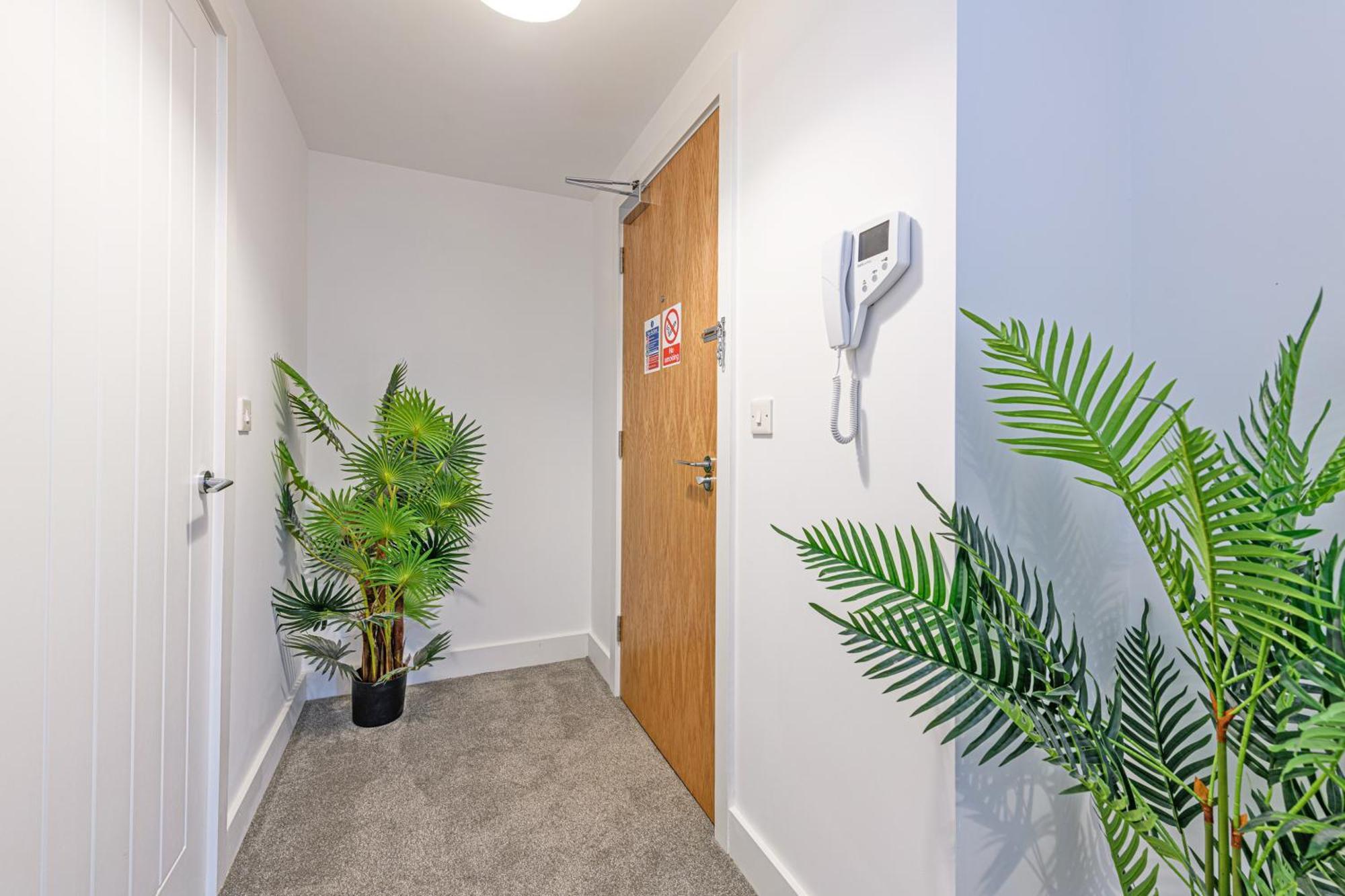 Gospel Heights Luxury Apartments With Parking Heswall Buitenkant foto
